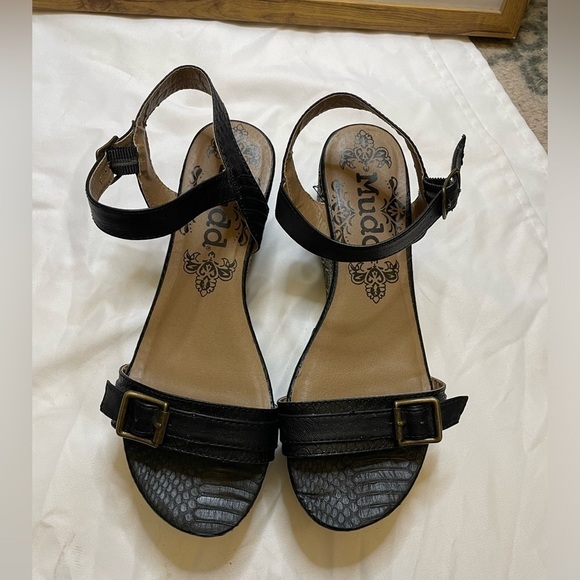 Mudd size 7.5 black platform wedge sandals - Picture 2 of 8